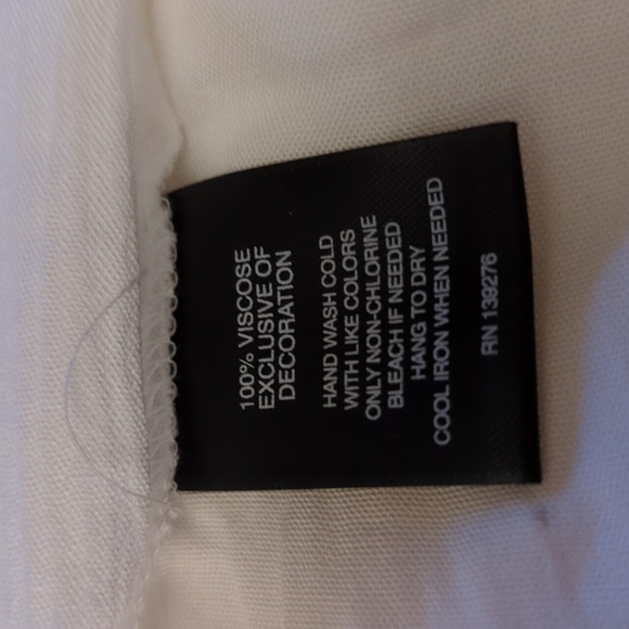 Signature Studio Top.    49 - Picture 4 of 4